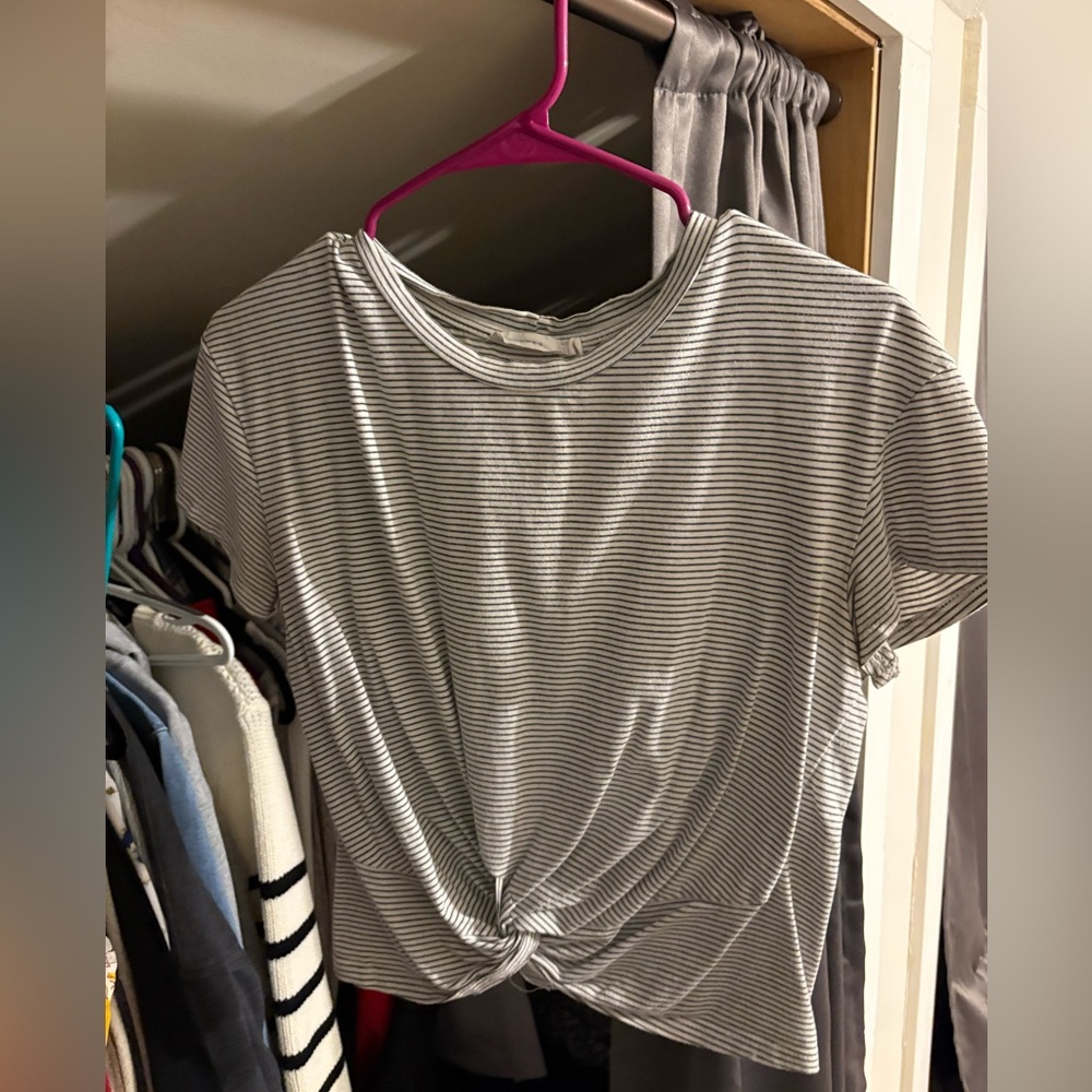 Short Sleeve Knotted T-Shirt